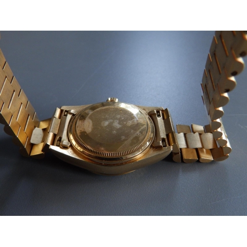 196 - A boxed 1986/87 gent's 18ct gold Rolex Oyster Perpetual Day/Date 18038 wrist watch with gold dial, b... 