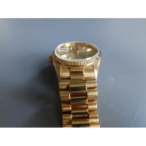 196 - A boxed 1986/87 gent's 18ct gold Rolex Oyster Perpetual Day/Date 18038 wrist watch with gold dial, b... 