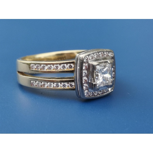 240 - A modern square diamond cluster style band ring - 18kt.  Finger size M.