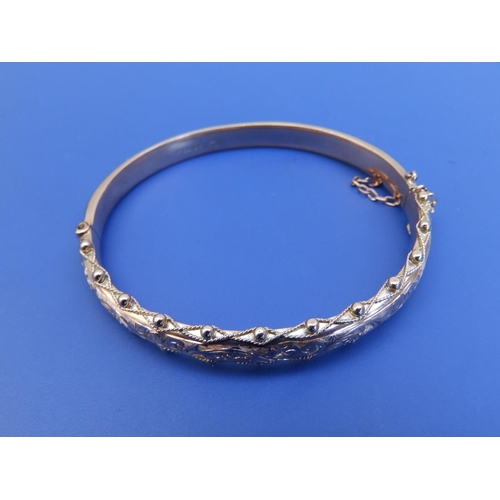 277 - A 9ct gold bangle, 2.3