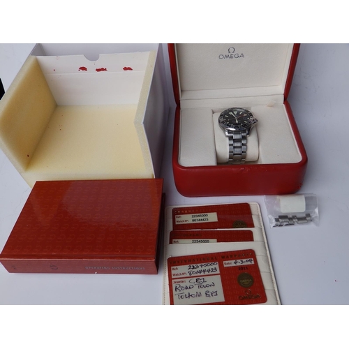 124 - A boxed gent's stainless steel Omega Seamaster GMT Chronometer bracelet wrist watch with black dial,... 