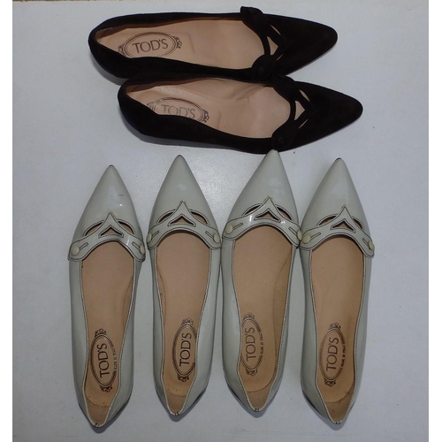 38 - Two pairs of unworn Tod's ladies' white leather shoes size 40 - one pair marked to front and a pair ... 