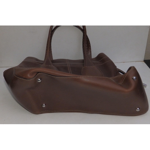 47 - A Tod's brown leather handbag,  16