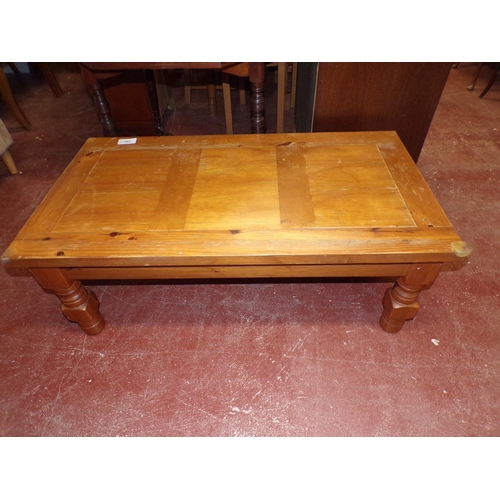 485 - PINE COFFEE TABLE