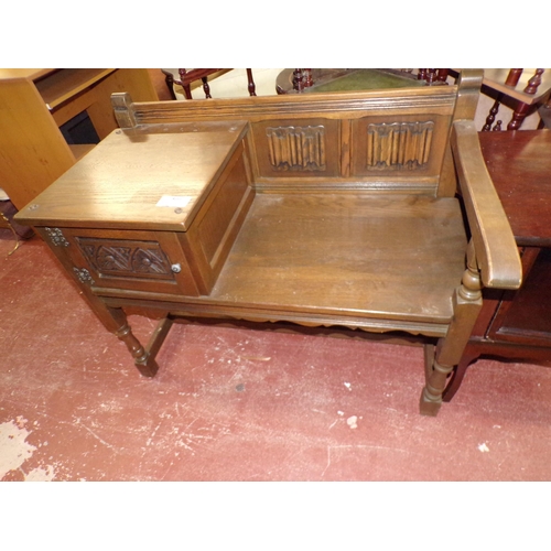 500 - LINENFOLD MCM TELEPHONE SEAT