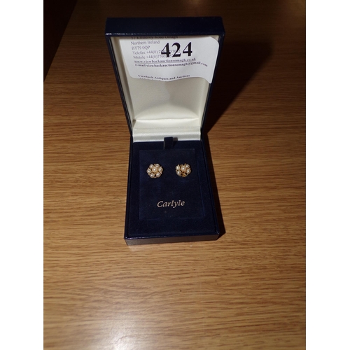 424 - LADY's PEARL EARRINGS