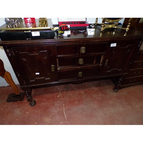 409 - VIC. SIDEBOARD