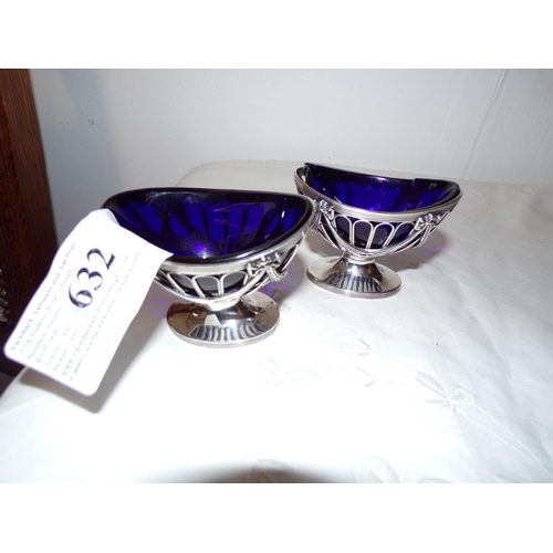 632 - PAIR OF SILVER SALTS IN GEORGIAN FORM LONDON 1902