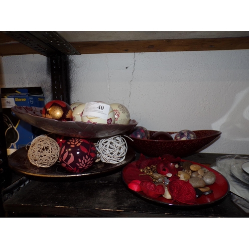 40 - SELECTION OF CENTRE BOWLS & DECORATIONS