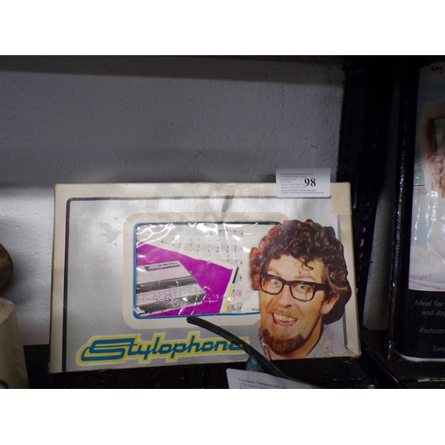 98 - ROLF HARRIS STYLOPHONE