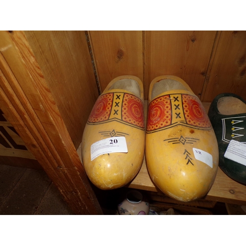 20 - TRADITIONAL DUTCH CLOGS 1