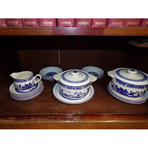 201 - ARKLOW WILLOW PATTERN SERVING SET