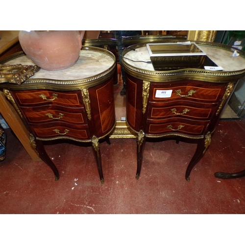 401 - PAIR ORNATE MARBLE TOP KIDNEY SHAPED BEDSIDE C.O.Ds WITH BRASS GALLERY