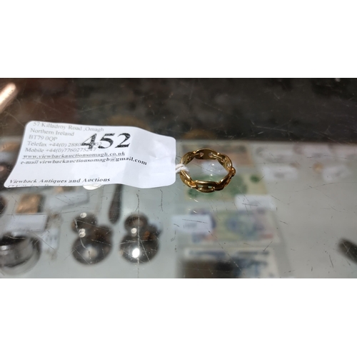 452 - 18ct GOLD RING (5g)