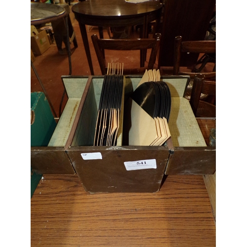 541 - CASE - OLD 78s