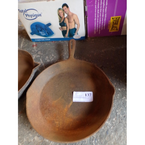 137 - CAST IRON FRYING PAN 1