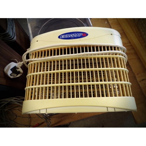 44 - ELECTRIC INSECT KILLER*