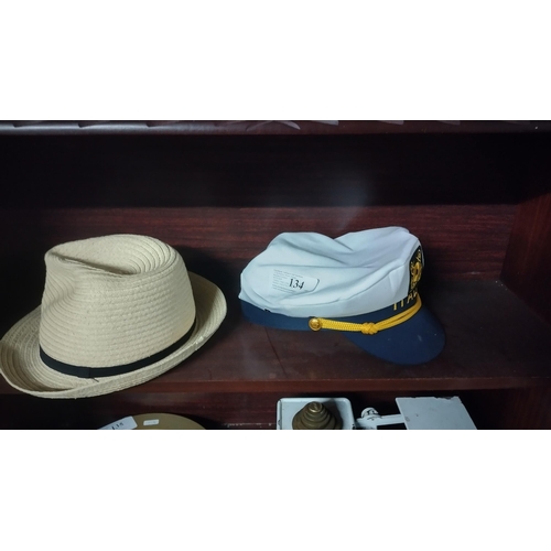 134 - STRAW HAT & CAPTAIN'S HAT