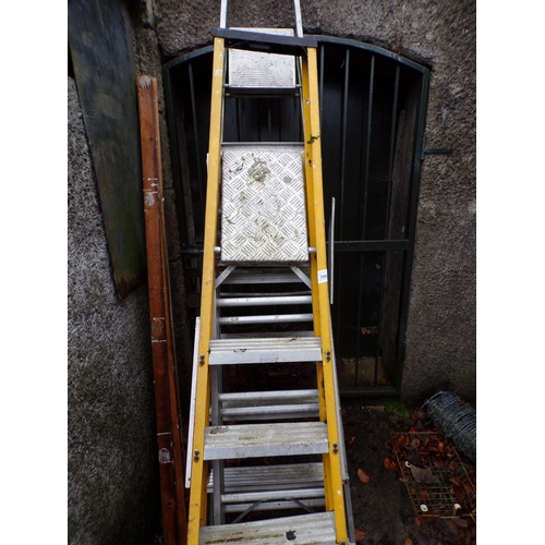 388 - ALLOY STEP LADDER 1