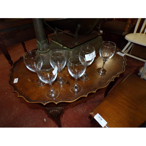 571 - 6 STEMMED WINE GLASSES