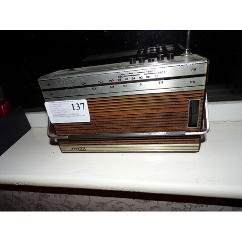 137 - ITT TRANSISTOR RADIO*