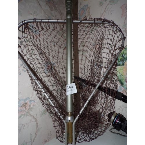 164 - FOLDING LANDING NET