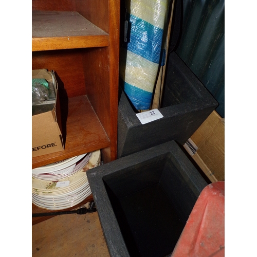 Lot 22        