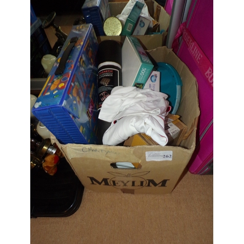 262 - BOX - BAC GAMMON & OTHER GAMES