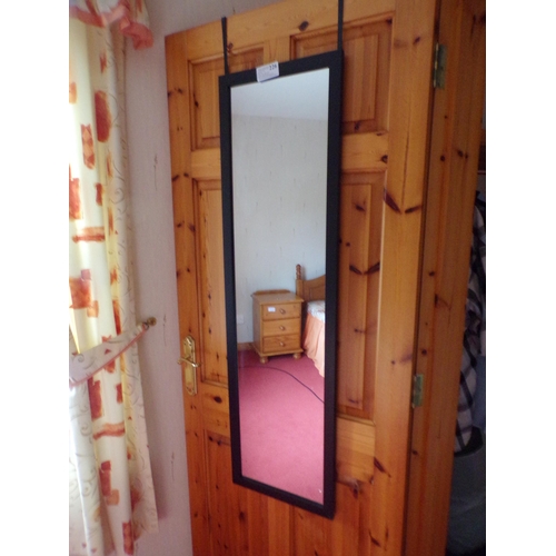 226 - DOOR HANGING MIRROR NO.2