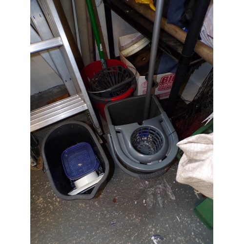 60 - MOP BUCKETS & PAINT ROLLER