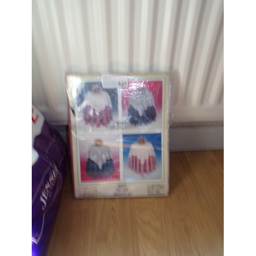 549 - TABLE CLOTH SET (UNUSED)