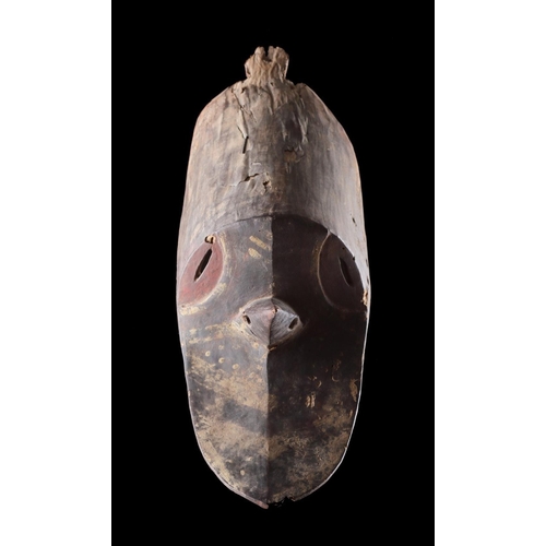 621 - A RARE SPIRIT MASK 'BARAK' OR 'YAMBURAI PARAK' EASTERN SEPIK PROVINCE, NEW GUINEA, LATE 19TH - EARLY... 