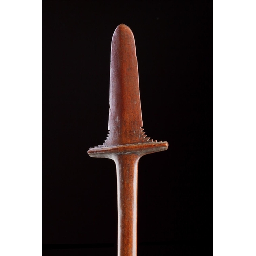 625 - AN UNUSUAL POLYNESIAN 'CHILD'S' FIGHTING CLUB FIJI, 19TH CENTURY Old patina and mellow colour to the... 