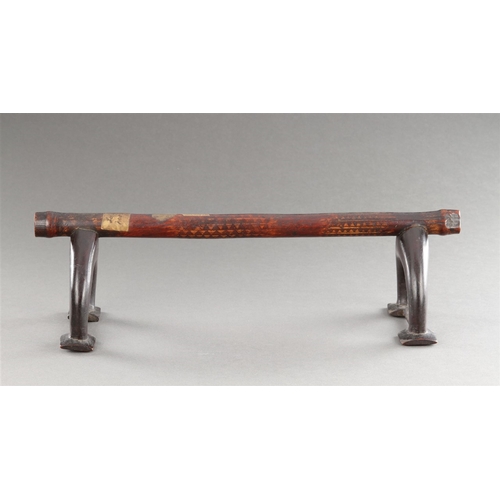 633 - A RARE HEADREST 'KALI' OR 'KALIMASI' / 'KALI TOLONI'TONGA, 18TH - EARLY 19TH CENTURY Bamboo, wood, c... 