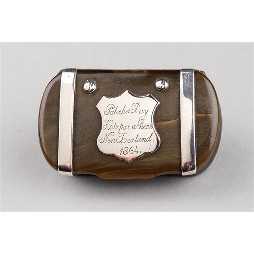 701 - AN INTERESTING SILVER MOUNTED SHEEP'S HORN POCKET SNUFF BOX NEW ZEALAND, DATED 1864 With Inscription... 