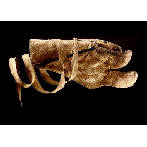 714 - A SAMURAI ARCHER'S GLOVE (MITSUGAKE) 三つ弽JAPAN, EDO PERIOD- 1603-1868 Deer leather, material, ink, mo... 