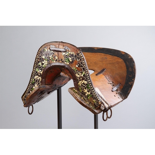 755 - A RARE WESTERN TIBETAN HORSE SADDLE AS USED BY THE KAMPA HORSEMEN 19TH CENTURY The wood frame inlaid... 