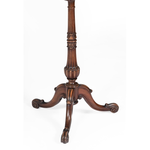 761 - A PAIR OF MAHOGANY TRAY TOP TRIPOD TABLES IN THE MANNER OF GILLOWS, 20TH CENTURY 75cm high, the tops... 