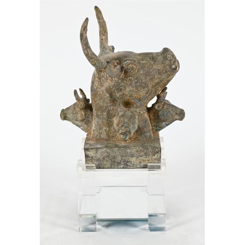 776 - A LARGE CHINESE BRONZE BULLS HEAD SEAL IN HAN STYLE, 19TH OR 20TH CENTURY21cm high