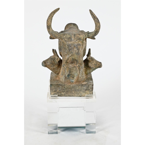 776 - A LARGE CHINESE BRONZE BULLS HEAD SEAL IN HAN STYLE, 19TH OR 20TH CENTURY21cm high