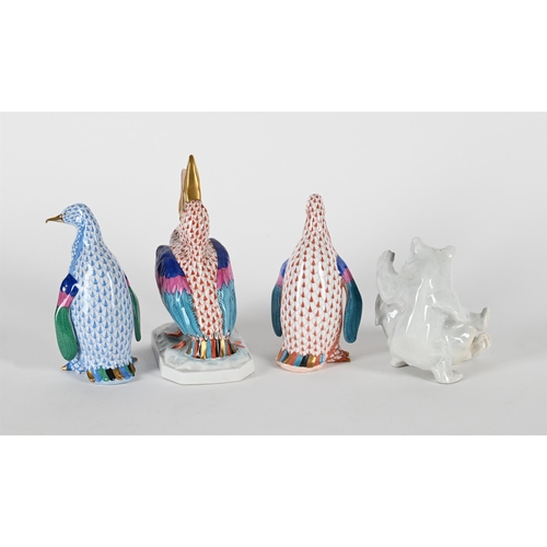 793 - A COLLECTION OF THREE MODERN HEREND MODELS OF ANIMALS Comprising two penguins and a pelicanBlue fact... 