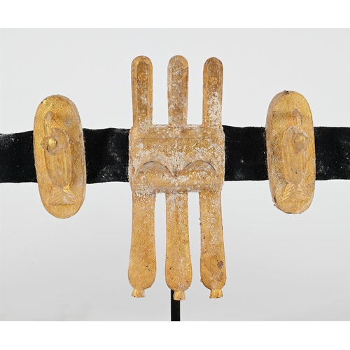 808 - AN AKAN STYLE GILTWOOD MODEL OF A BELT MODERNComposed of five mounted ornaments overall 63cm long