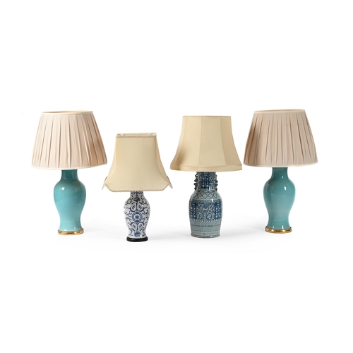 828 - MODERN TABLE LAMPS TO INCLUDE: A pair of turquoise glaze lamps, gilt wood bases, 76cm high; a single... 