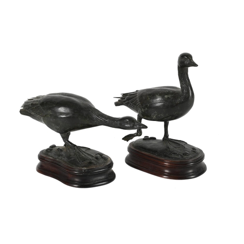 848 - λ PATRICIA NORTHCROFT, A COMPANION PAIR OF PATINATED BRONZE MODELS OF GEESE Modelled walking, each m... 