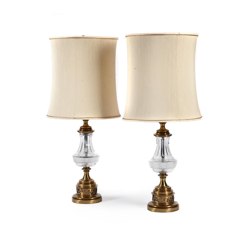 862 - MODERN TABLE LAMPS INCLUDING: A pair of burnished metal lamps, 103cm high to top of central stem, an... 