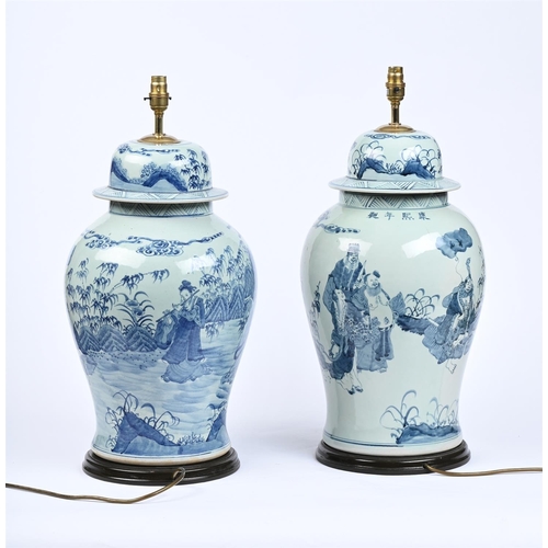 575 - A PAIR OF BLUE AND WHITE PORCELAIN TABLE LAMPSIN CHINESE STYLEapproximately 79cm high, 28cm wide, 28... 