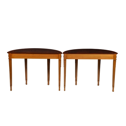 598 - A PAIR OF WALNUT AND INLAID SIDE TABLES IN GEORGE III STYLE LATE 20TH OR EARLY 21ST CENTURYOf semi-e... 