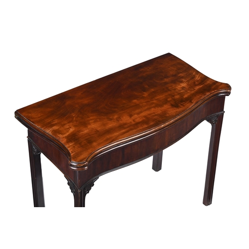 324 - A GEORGE III MAHOGANY SERPENTINE CARD TABLEIN THE MANNER OF THOMAS CHIPPENDALE, CIRCA 178075cm high,... 