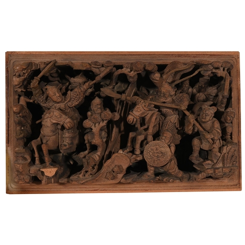 700 - A GROUP OF FOUR CHINESE CARVED WOOD DISPLAY PANELS DEPICTING BATTLES 20TH CENTURY each approximately... 