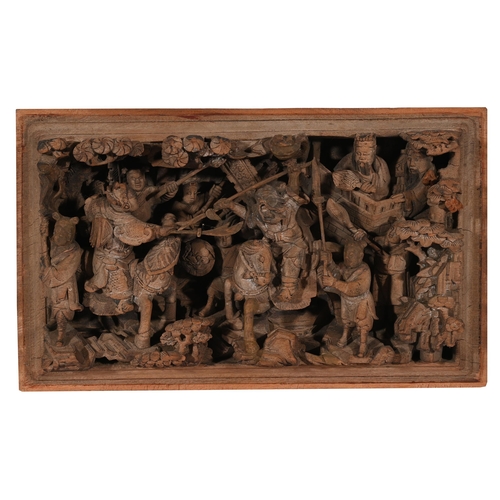 700 - A GROUP OF FOUR CHINESE CARVED WOOD DISPLAY PANELS DEPICTING BATTLES 20TH CENTURY each approximately... 